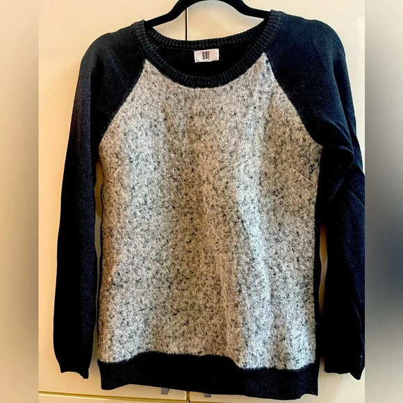 YAL WOMENS SWEATER size S/M black/ gray - Picture 1 of 4